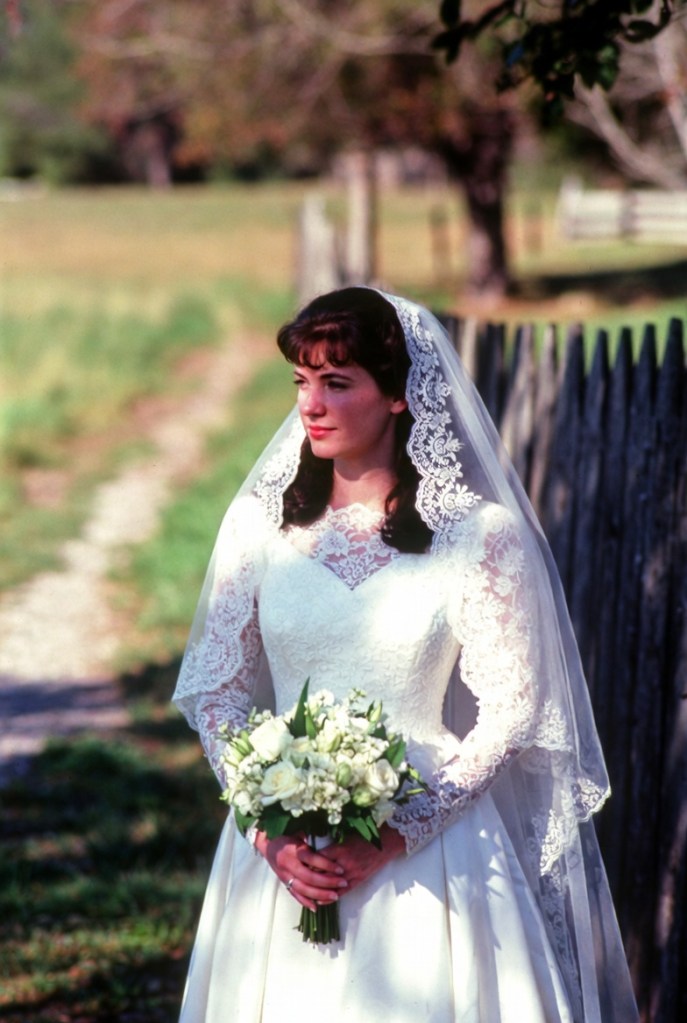 Catholic Bride in 1995 Warren County, Virginia Grok AI